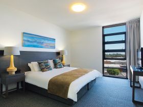 Oaks Mon Komo - Accommodation Newcastle 1