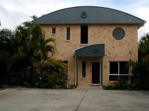 Beach House Redcliffe - Accommodation Newcastle 0