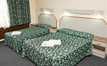 Cherry Blossom Motel - Accommodation Newcastle 0