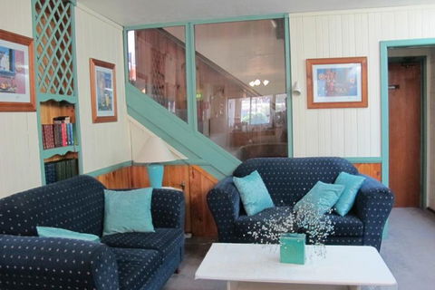 Sonnblick Lodge - Accommodation Newcastle 7