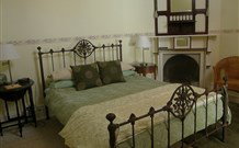 Araluen Old Courthouse Bed And Breakfast - Accommodation Newcastle 4