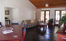 Mescals At Pampoolah Bed And Breakfast - Accommodation Newcastle 3