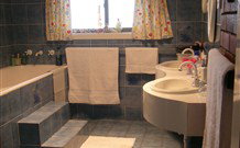 A Sunset View Bed And Breakfast - Accommodation Newcastle 1