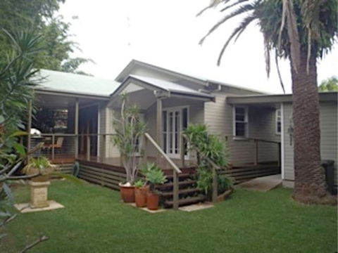 MacNicol Cottage - Accommodation Newcastle 7