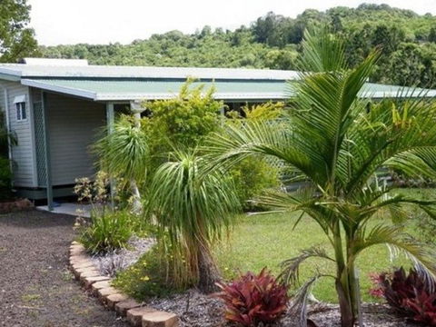 Halls Country Cottages - Accommodation Newcastle 3