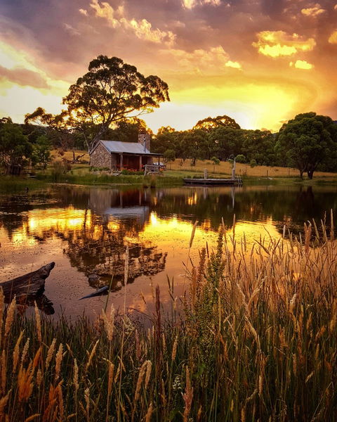 Moonbah Huts - Accommodation Newcastle 1