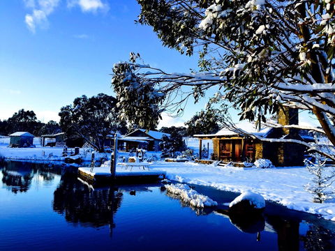 Moonbah Huts - Accommodation Newcastle 4