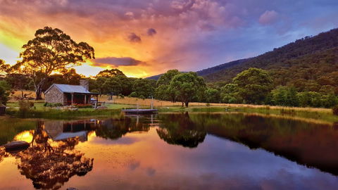 Moonbah Huts - Accommodation Newcastle 9