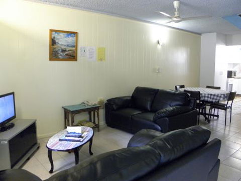 Townsville Seaside Apartments - Accommodation Newcastle 6