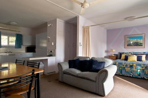 Hi-Way Units Motel - Accommodation Newcastle 13