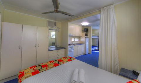 Alex Beach Cabins And Tourist Park - Accommodation Newcastle 17