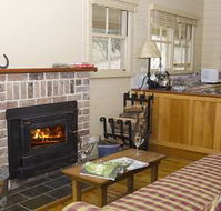 The Pines Pastoral - Accommodation Newcastle