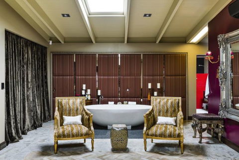 Trinity Beach Palace - Accommodation Newcastle 4
