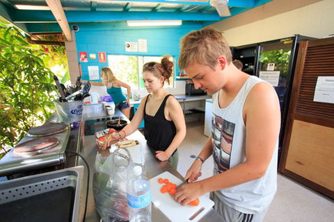 Mission Beach Retreat YHA - Accommodation Newcastle 3