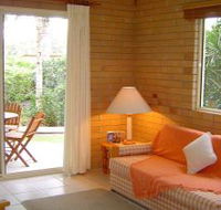 Shoreline Apartments Woodgate Beach - Accommodation Newcastle