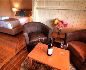 Apple Blossom Cottage - Accommodation Newcastle 0