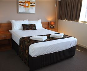 Gladstone Reef Hotel Motel - Accommodation Newcastle 0
