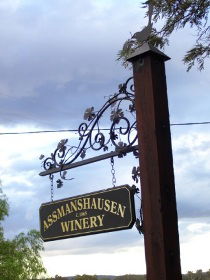 Hope Cottage Country Retreat At Assmanshausen Winery - Accommodation Newcastle 3