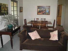 Hope Cottage Country Retreat At Assmanshausen Winery - Accommodation Newcastle 1