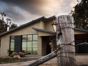 Alure Boutique Villas - Accommodation Newcastle 1