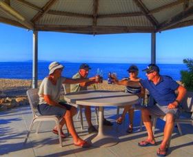 Tasman Holiday Parks - Rollingstone - Accommodation Newcastle 2