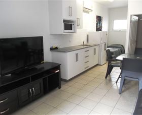 Cool Palms Motel Mackay - Accommodation Newcastle 0