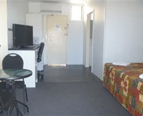 Mid City Motor Inn - Accommodation Newcastle 2