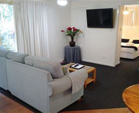 Rainbow Getaway Holiday Apartments - Accommodation Newcastle 0