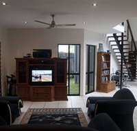 Dolphin Beach House - Accommodation Newcastle