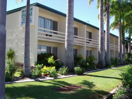 Palm Waters Villa - Accommodation Newcastle 0