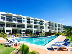 Beachside Magnetic Harbour Apartments - Accommodation Newcastle 0
