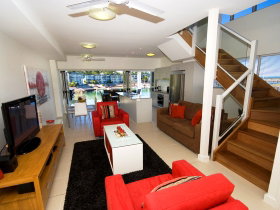 Beachside Magnetic Harbour Apartments - Accommodation Newcastle 2