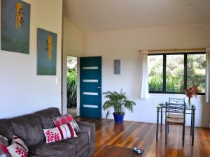 Tallaringa Views - Accommodation Newcastle 2