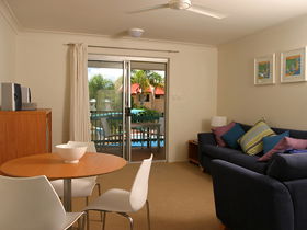Arlia Sands Apartments - Accommodation Newcastle 2