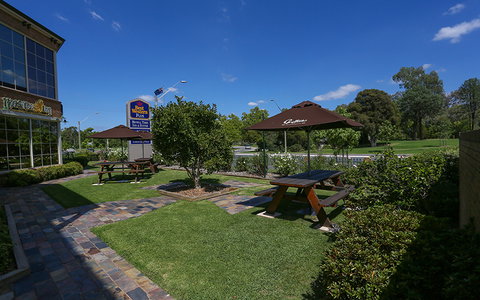 Best Western Plus Hovell Tree Inn - Accommodation Newcastle 2