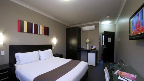 BEST WESTERN Blackbutt Inn - Accommodation Newcastle 0