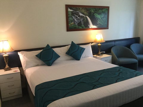 Poinciana Motel - Accommodation Newcastle 3
