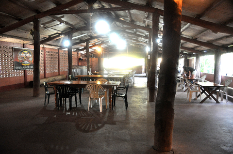 The Bark Hut Inn - Accommodation Newcastle 3