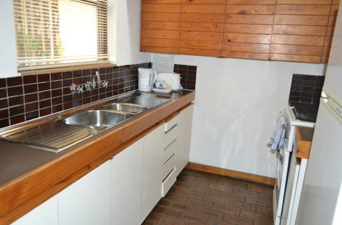 Cottesloe Beach Chalets - Accommodation Newcastle 3