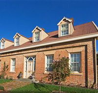 Racecourse Inn - The - Accommodation Newcastle