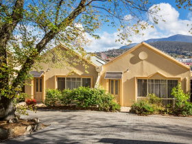 Quest Trinity House - Accommodation Newcastle 0