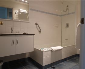 Mayfair Plaza Motel - Accommodation Newcastle 3