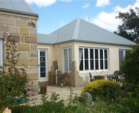 Mulberry Cottage Unique B&B And Grannie Rhodes Cultural Heritage Shows - Accommodation Newcastle 5
