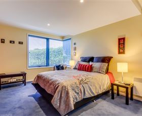 Carol's B&B - Accommodation Newcastle 2