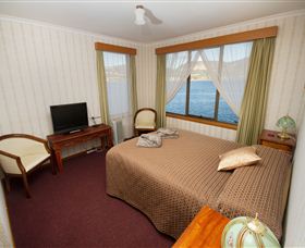 Waterside Accommodation - Derwent Retreat - Accommodation Newcastle 3