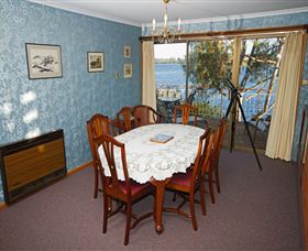 Waterside Accommodation - Derwent Retreat - Accommodation Newcastle 2