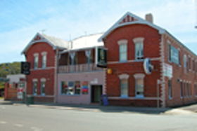 Mackey's Royal Hotel - Accommodation Newcastle 0