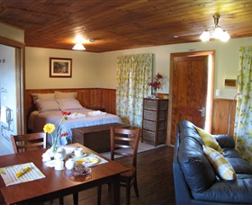 Tin Dragon Trail Cottages - Accommodation Newcastle 1