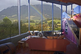 Eagles Nest Retreat - Accommodation Newcastle 1