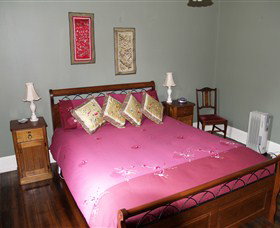 Kenya Cottage - Accommodation Newcastle 2